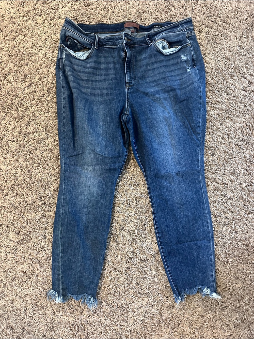 Judy Blue Medium Blue Frayed Hem Ankle Jeans 24W.